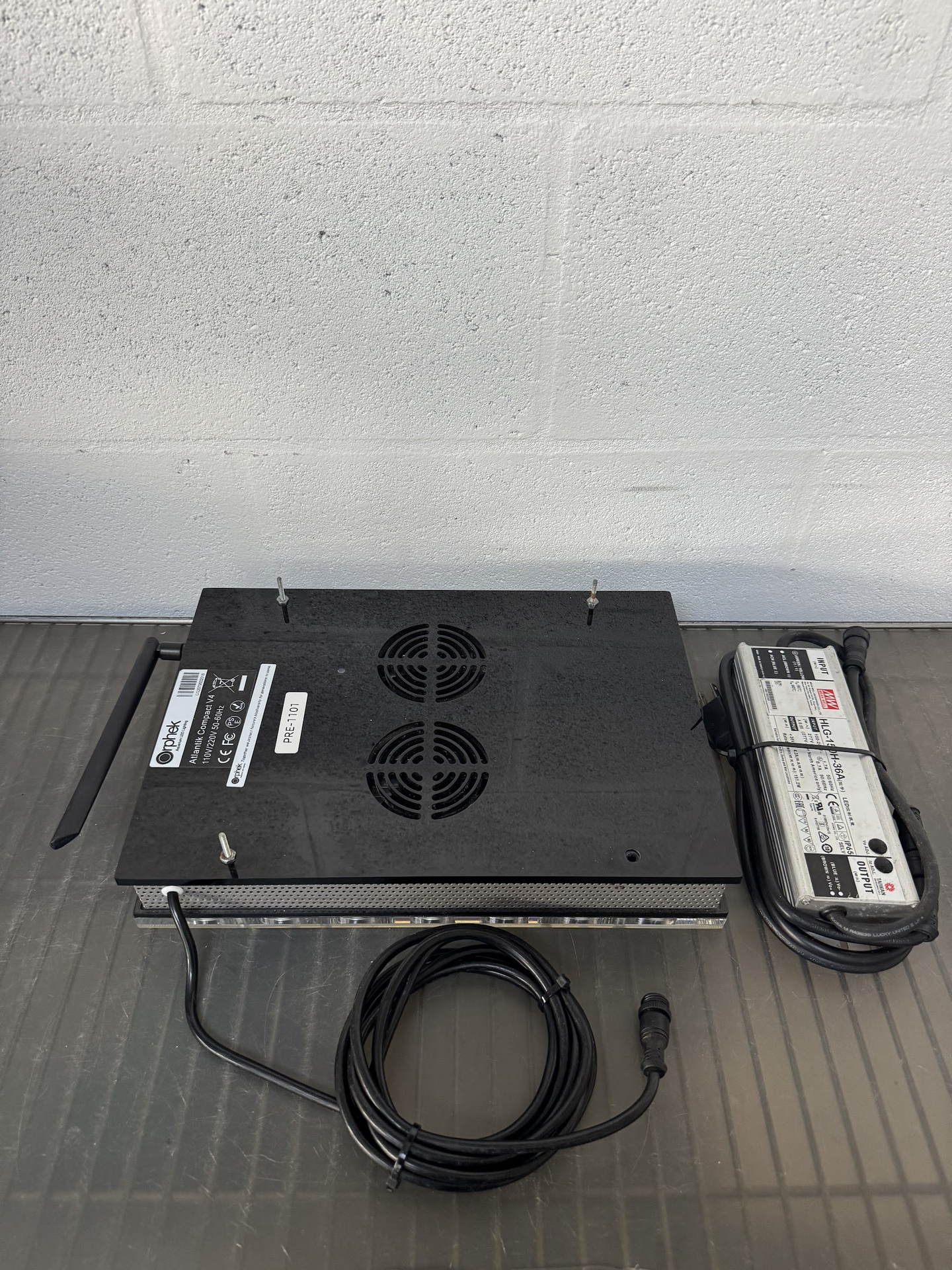 Atlantik Compact V4 (Gen 2) LED Light Fixture (PRE-OWNED)